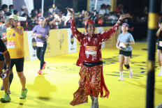 Some of the runners took the opportunity to participate while simultaneously showcasing Indonesia’s cultural heritage through their outfits.